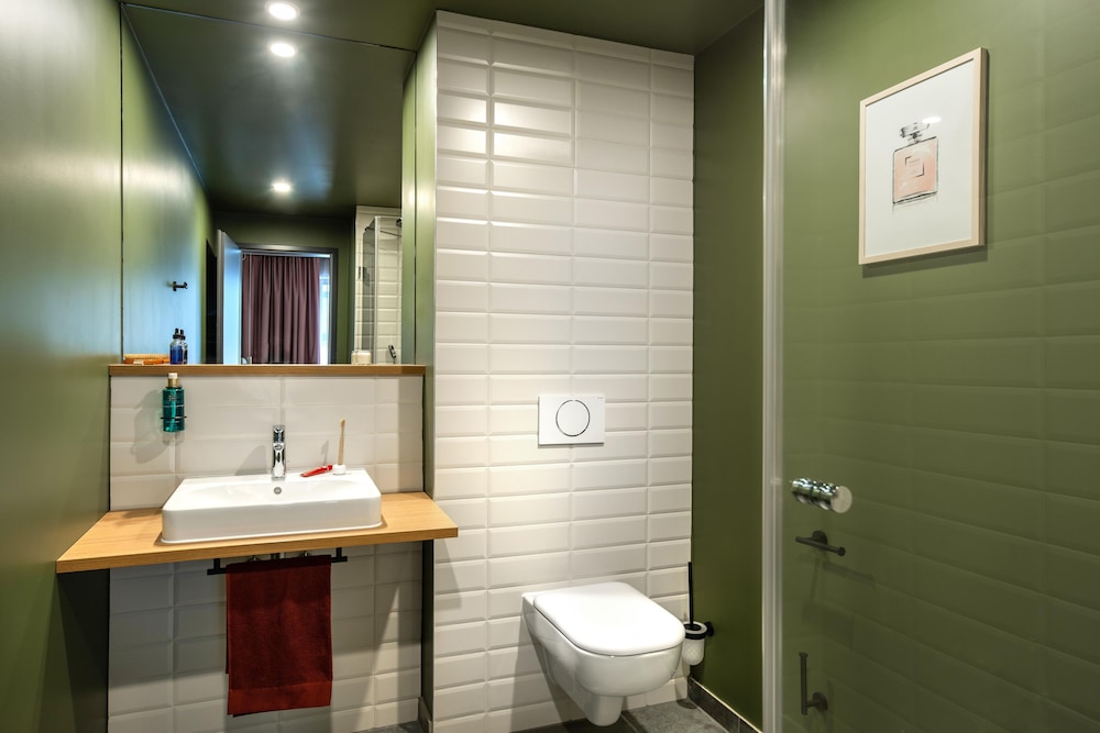 Medium, Apartment, Queen Bed, Kitchen