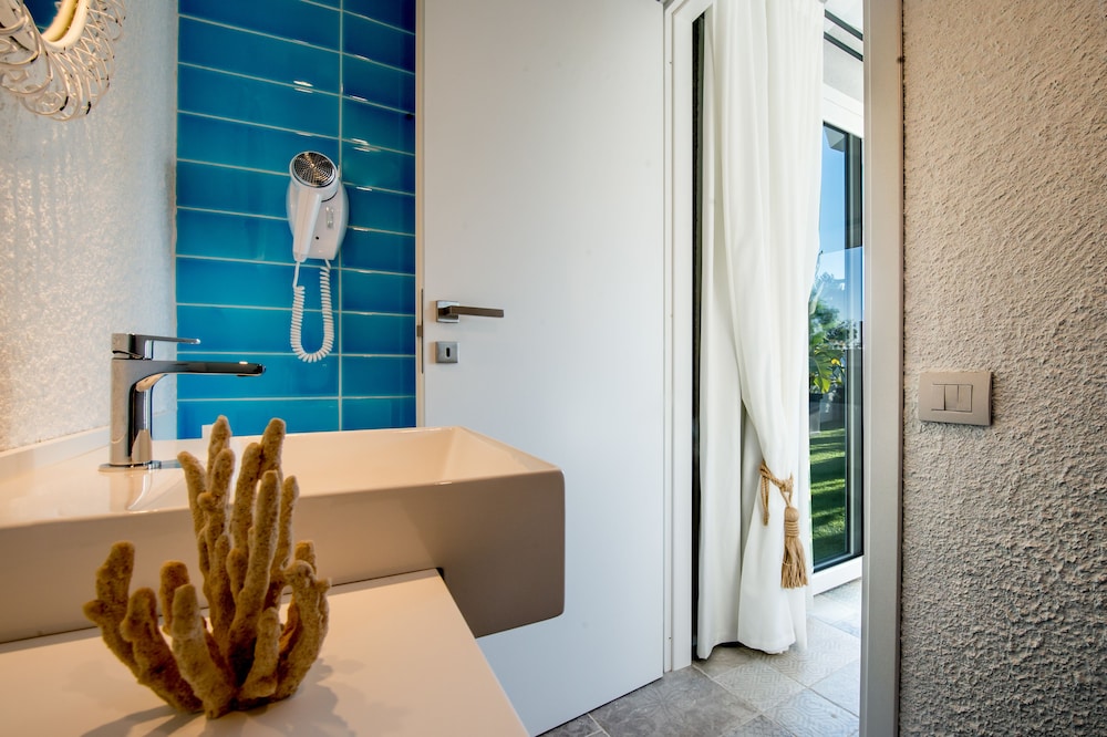CAPO BLU BOUTIQUE HOTEL 48/62