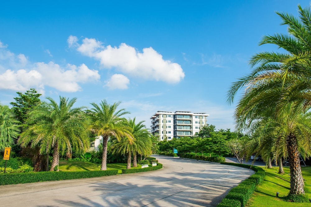 Chalong Miracle Lakeview Resort & Spa 91/100