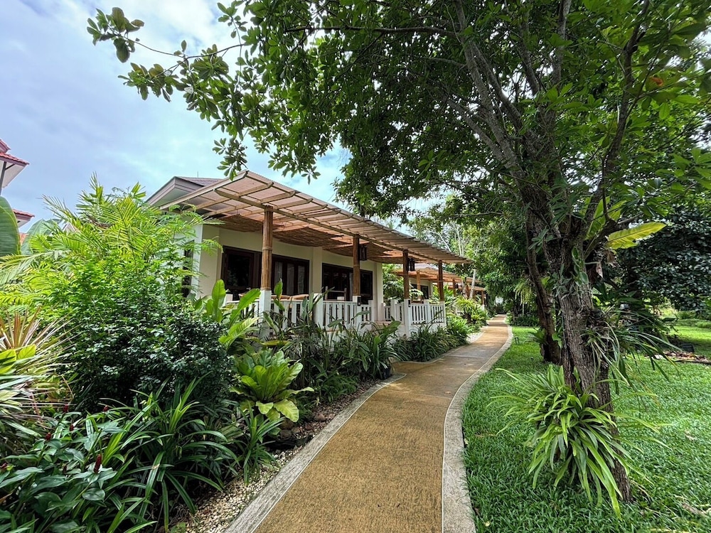 Soontreeya Lanta 37/50