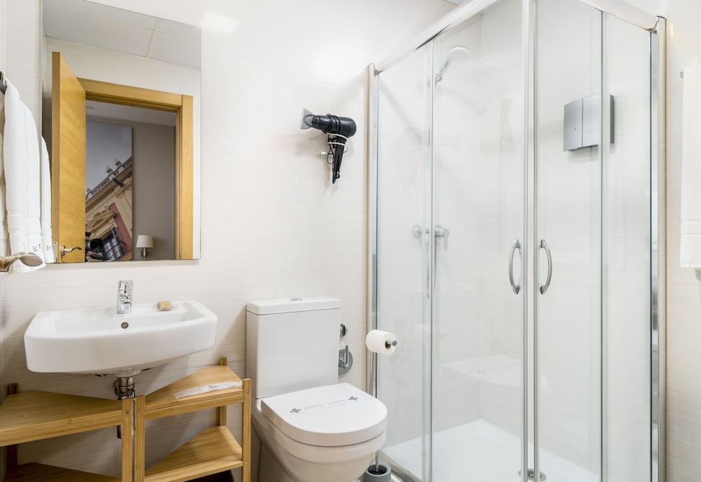 Suites Del Pintor Apartments 56/57