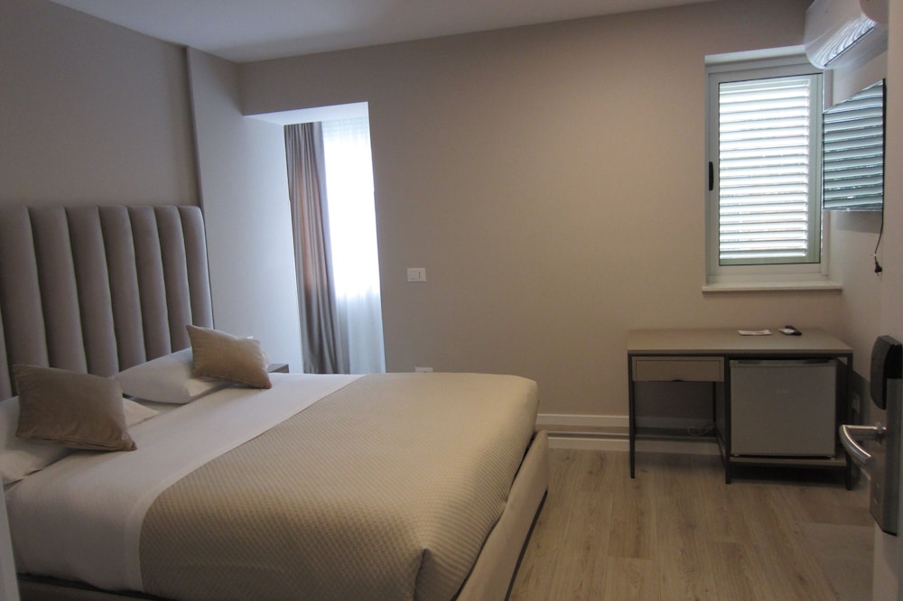 Freddy S Hotel 22/60
