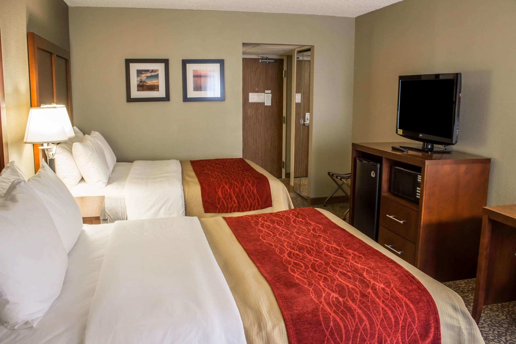 STANDARD, 2 QUEEN BEDS