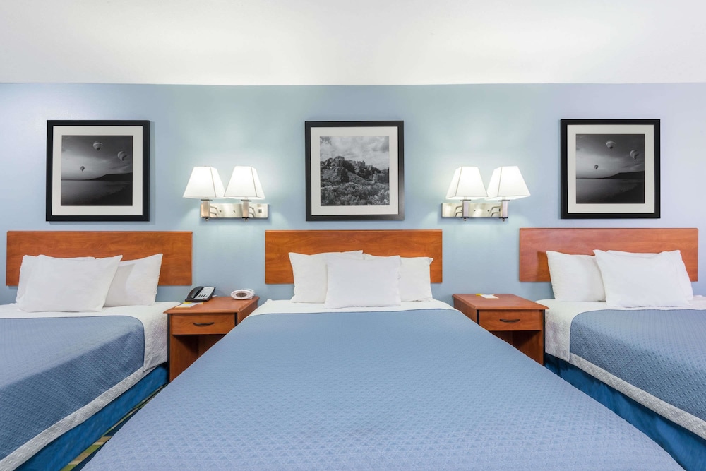 Days Inn by Wyndham Las Vegas NM 12/30