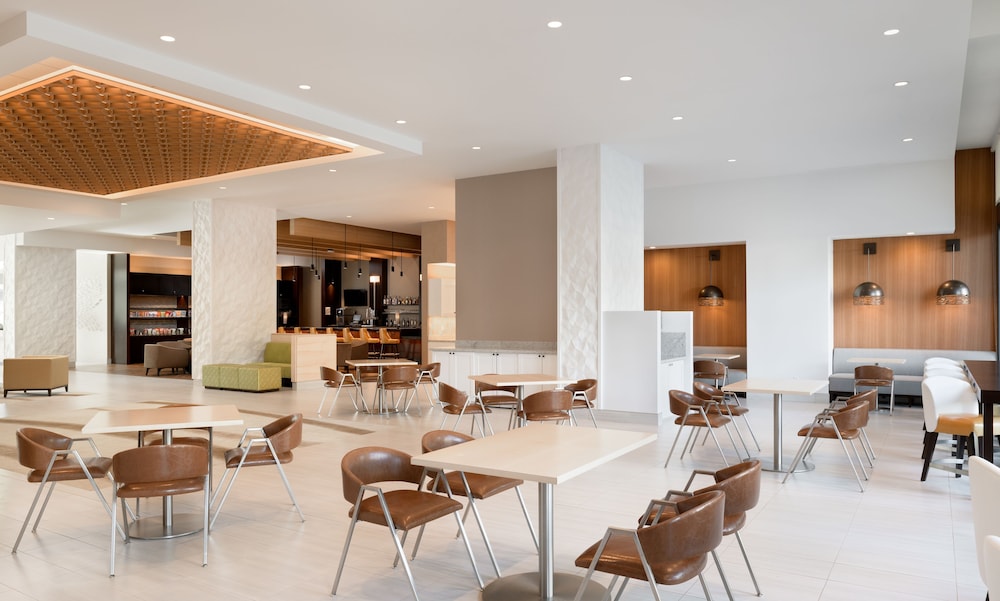 Hyatt Place Pasadena 48/66