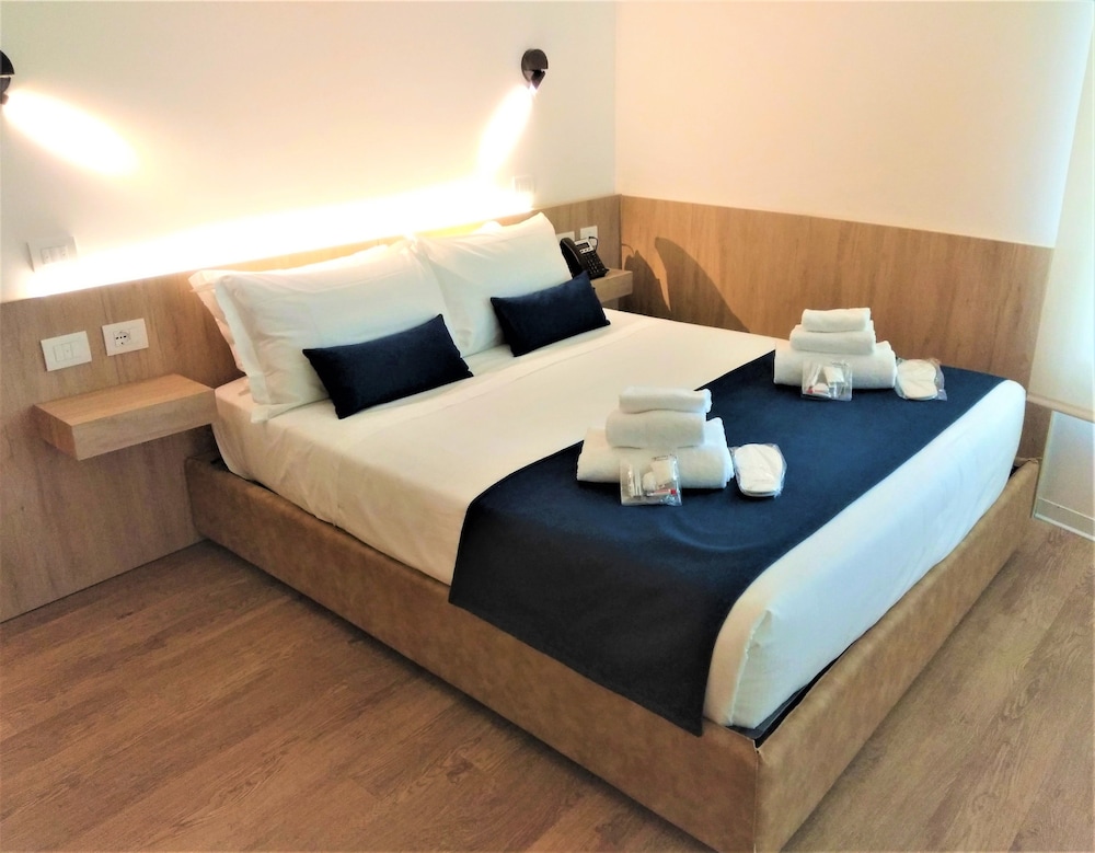 HelloSky Air Rooms & Lounge 13/35