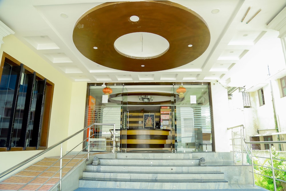 Hotel Abi Krishna 5/40