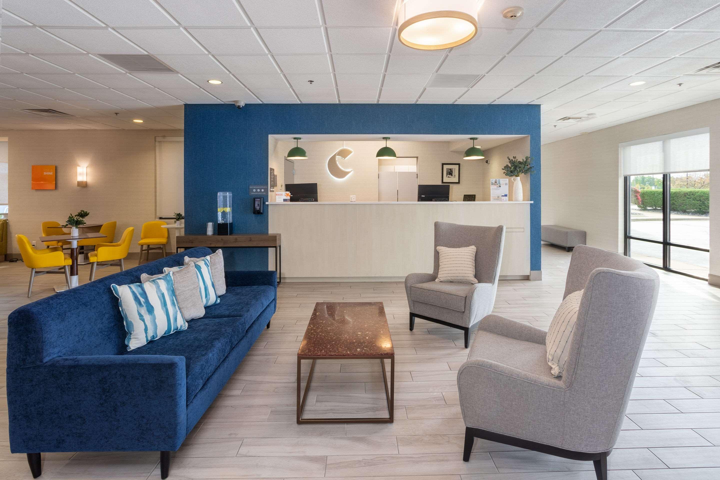 Comfort Inn & Suites Buffalo Airport 41/55