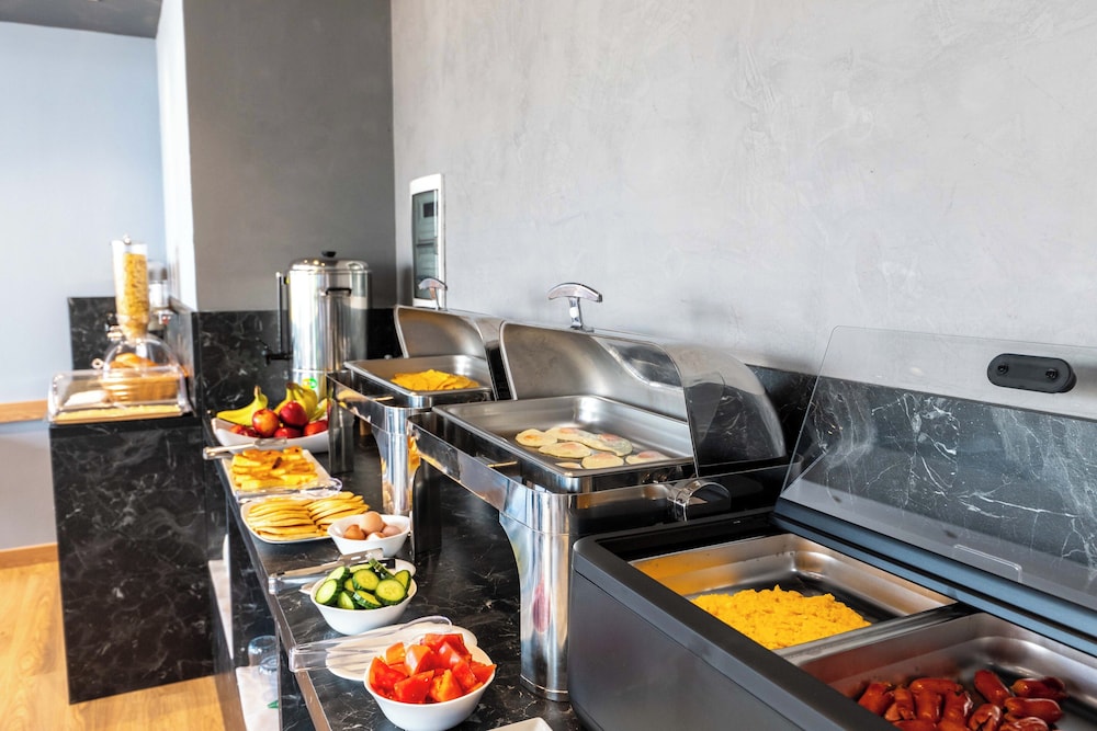 Hotel Piramida 24/50