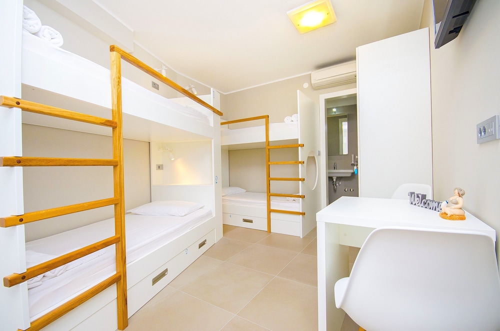 Hostel Dvor 42/44