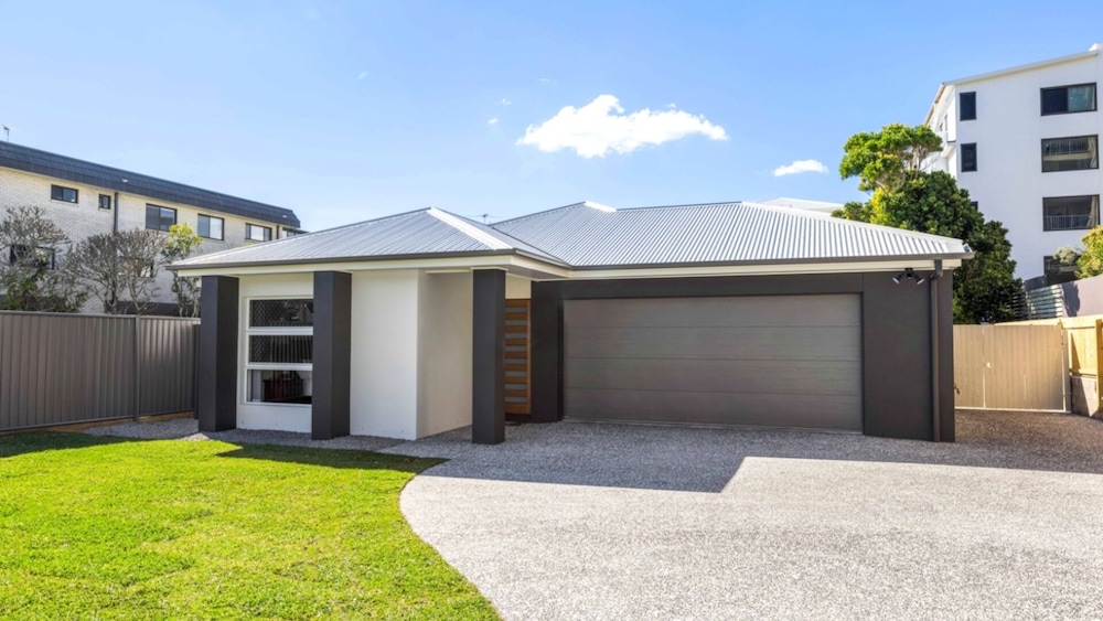ON THE BEACH RESORT BRIBIE ISLAND 39/50