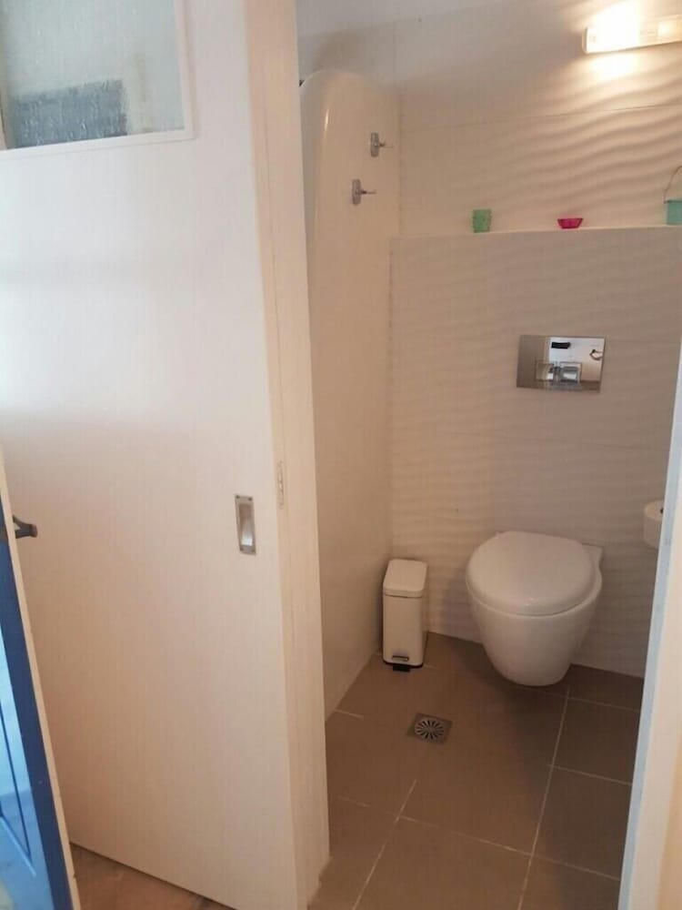 Eleana Studios 46/49