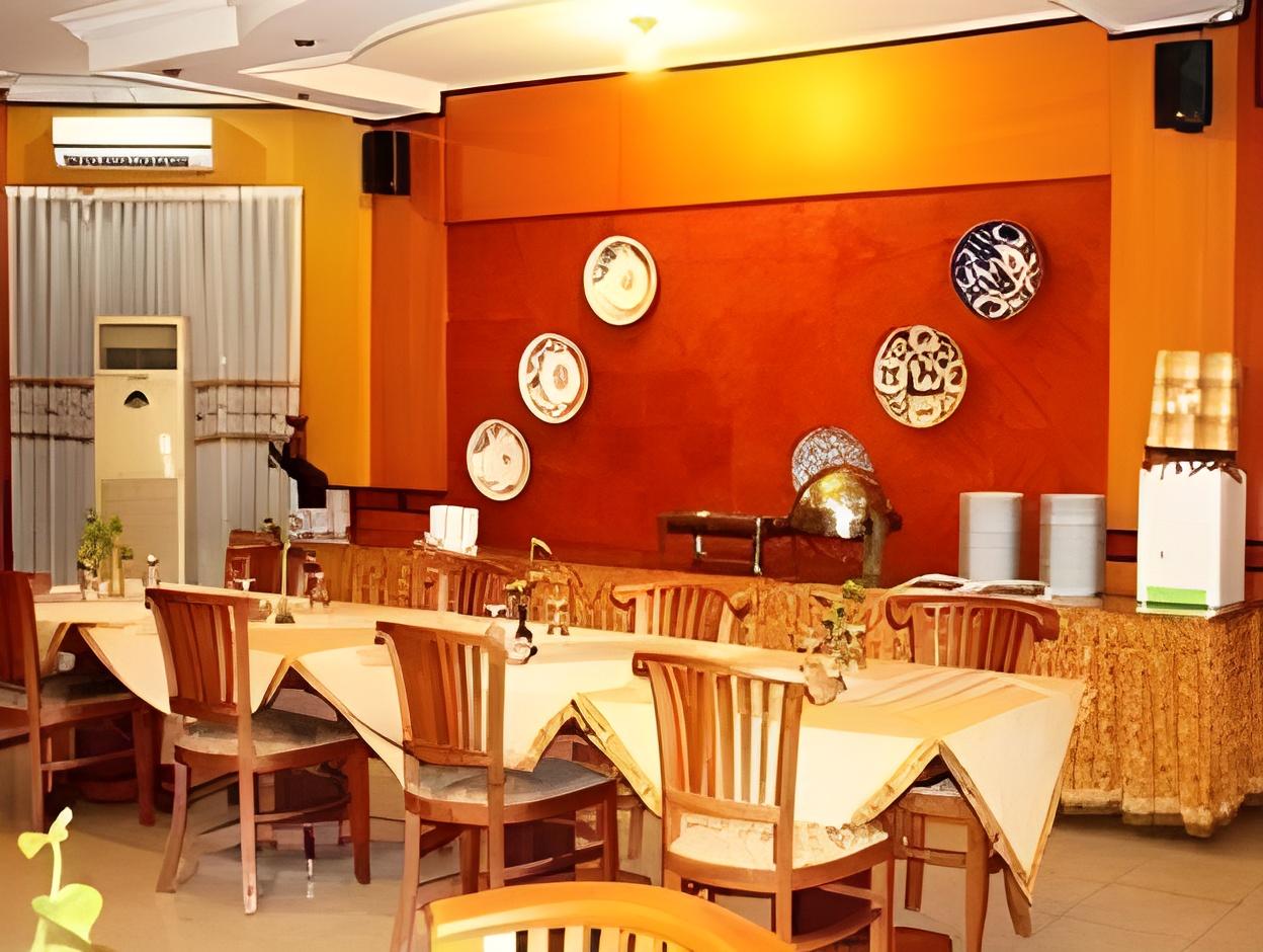 New Siliwangi Hotel Restaurant 18/25