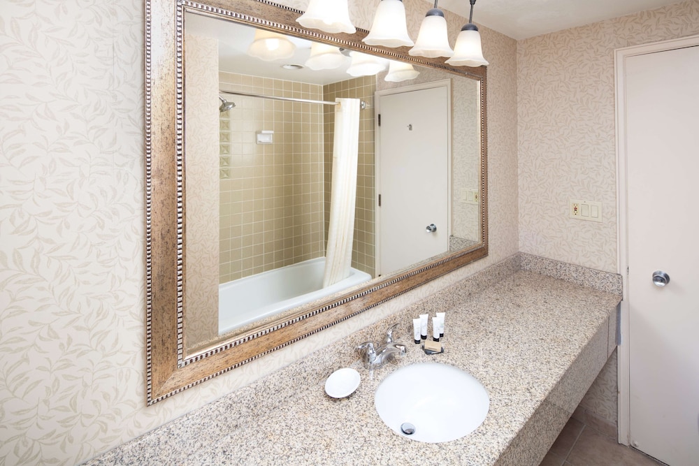 Red Lion Inn Suites Missoula 9/20