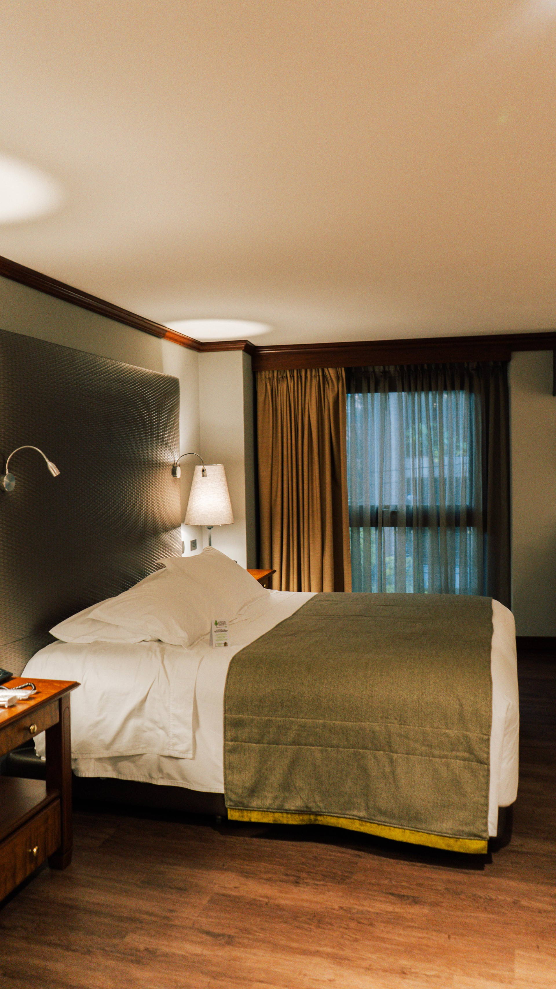 Room, Street View, Accessible