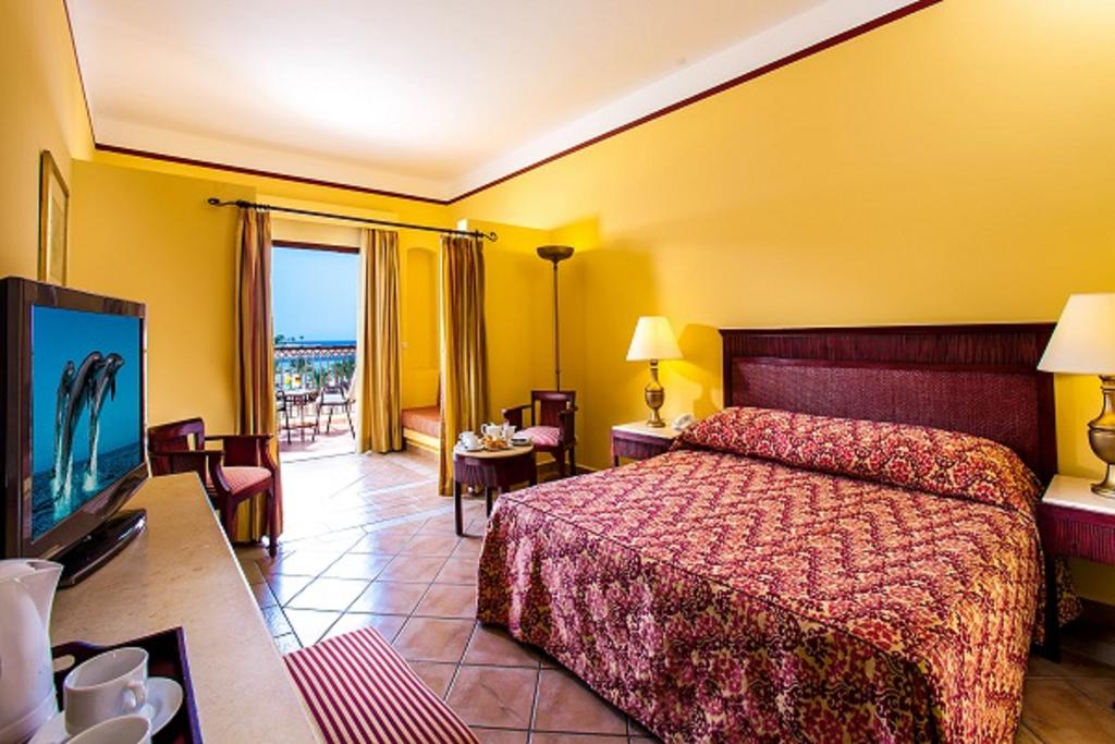 Family, Queen Bed, Pool View, Jaz Solaya 3/4