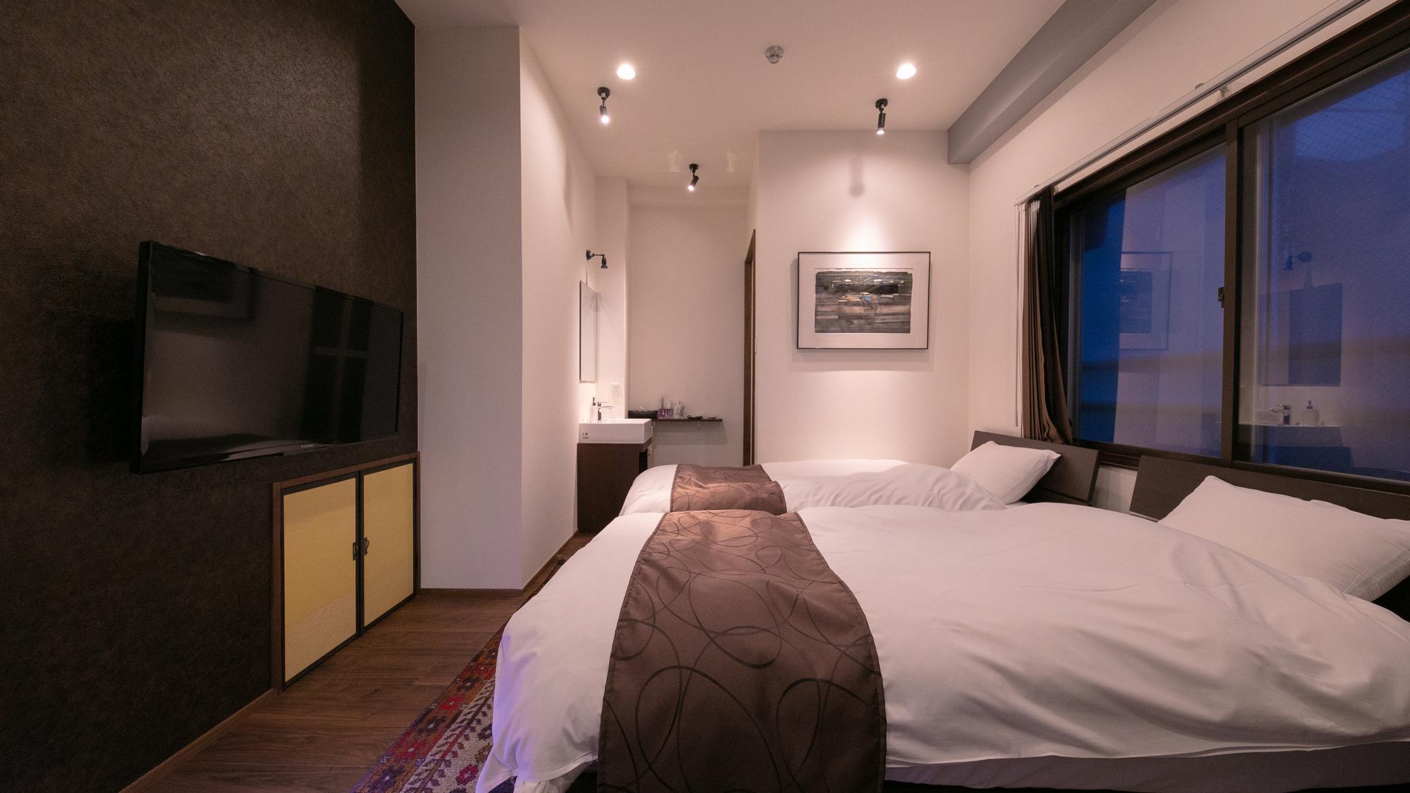 Ocean, Junior Suite, Twin Beds, Ocean View, Night View