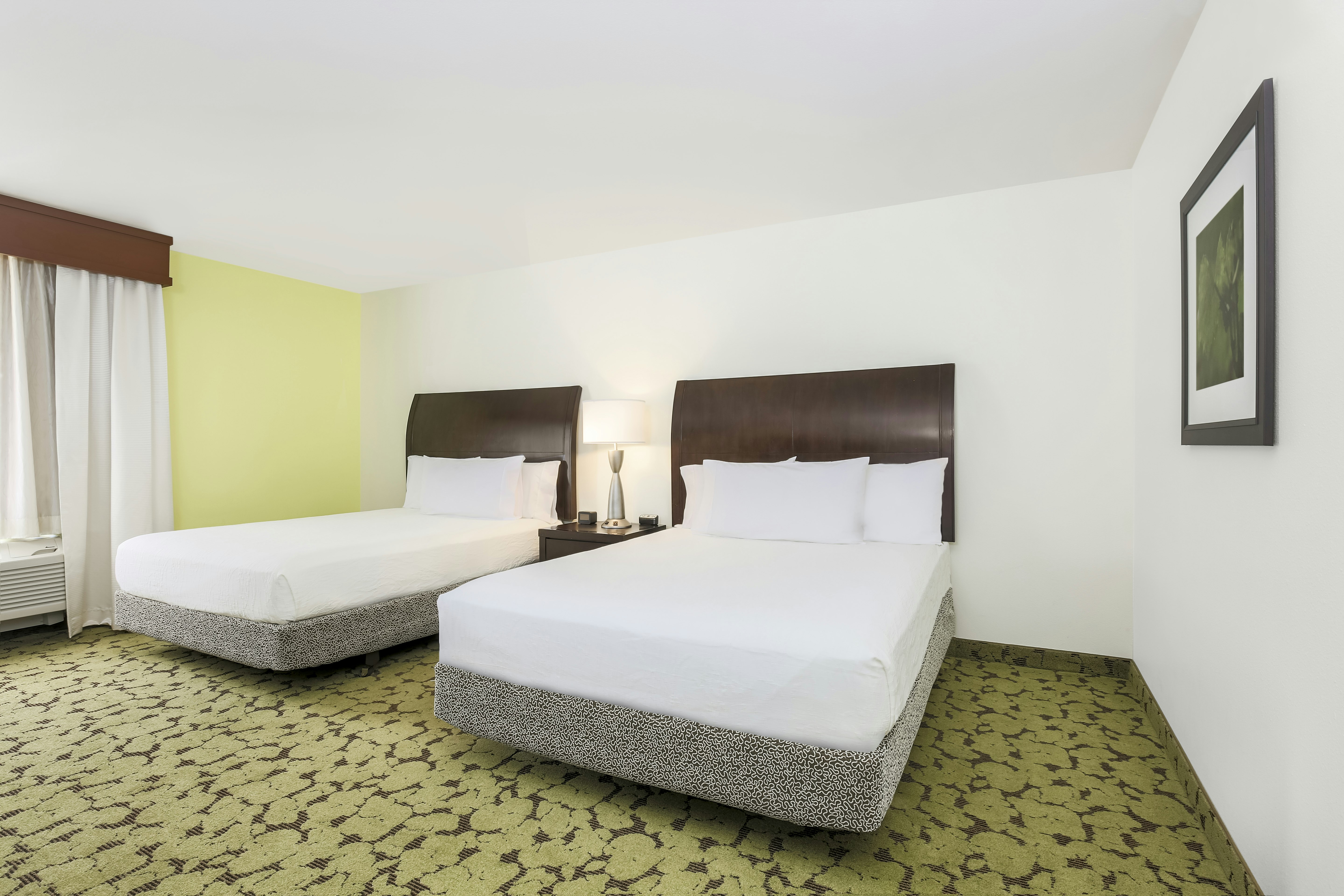 Room, 2 Queen Beds, Bathtub, Accessible