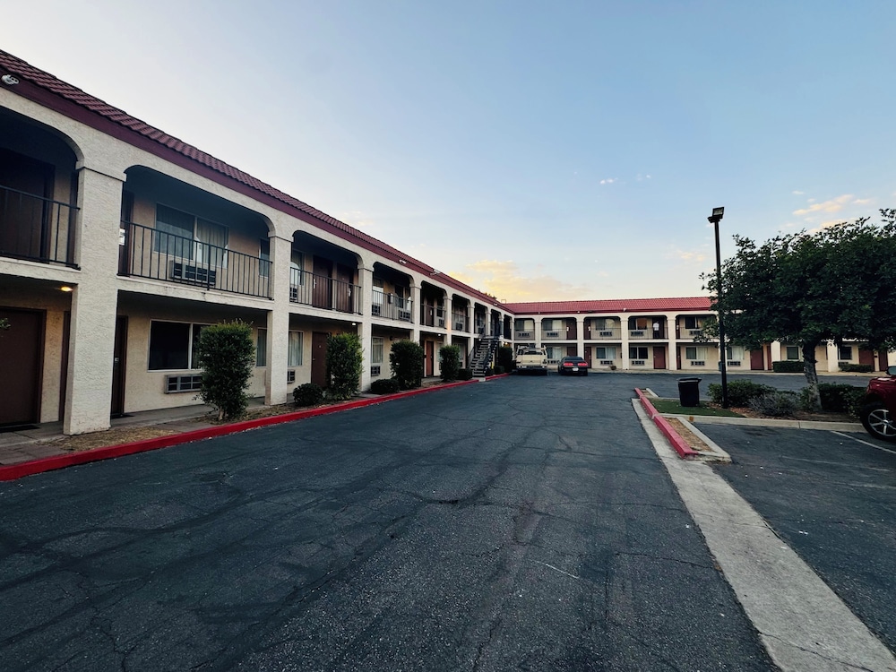 Casa Blanca Hotel & Suites Azusa 28/37