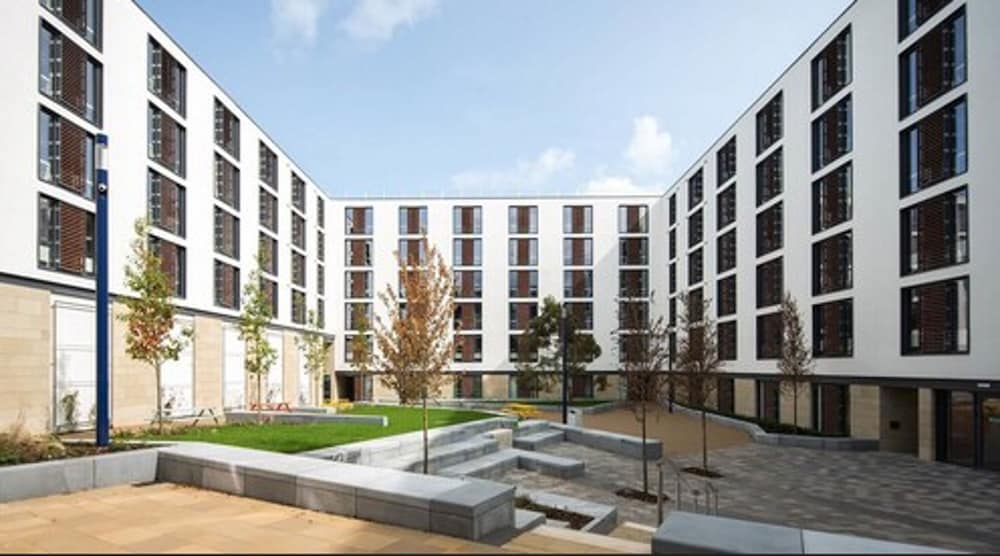 Salisbury Court 23/24