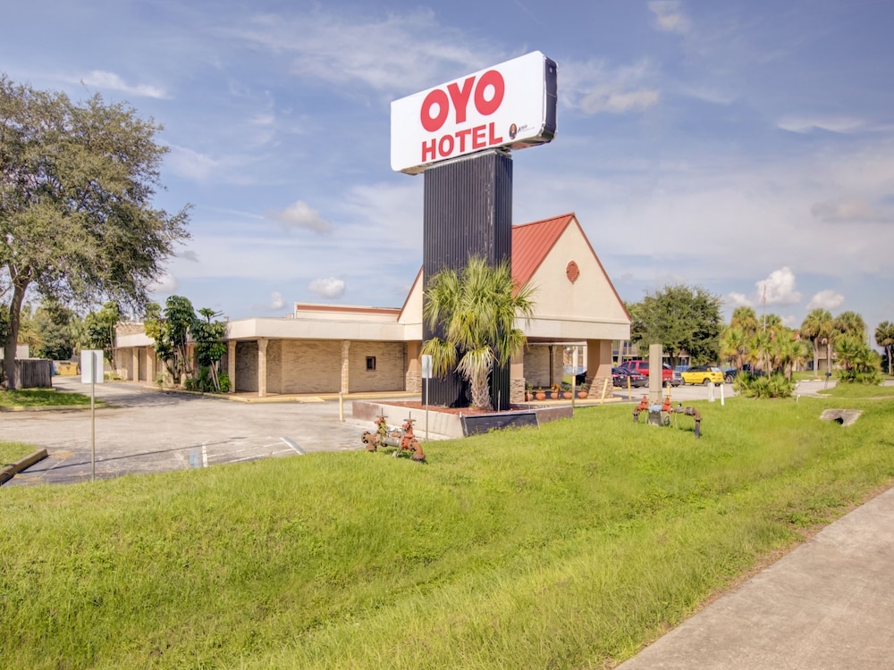 OYO Hotel Dundee By Crystal Lake 44/50