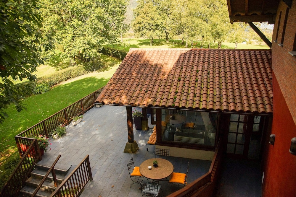 HOTEL USATEGIETA 46/50