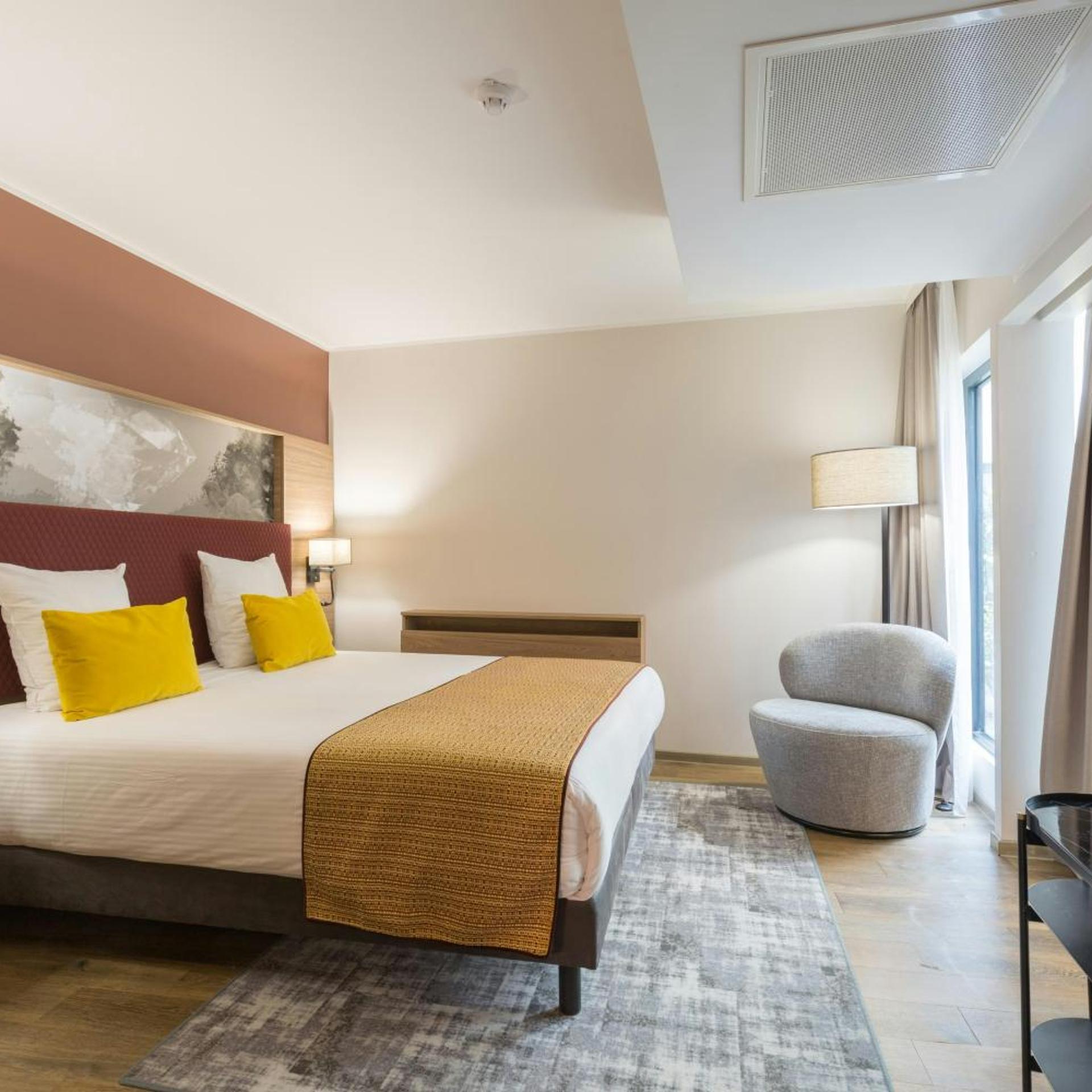 Suite, King Bed, 2 King Beds