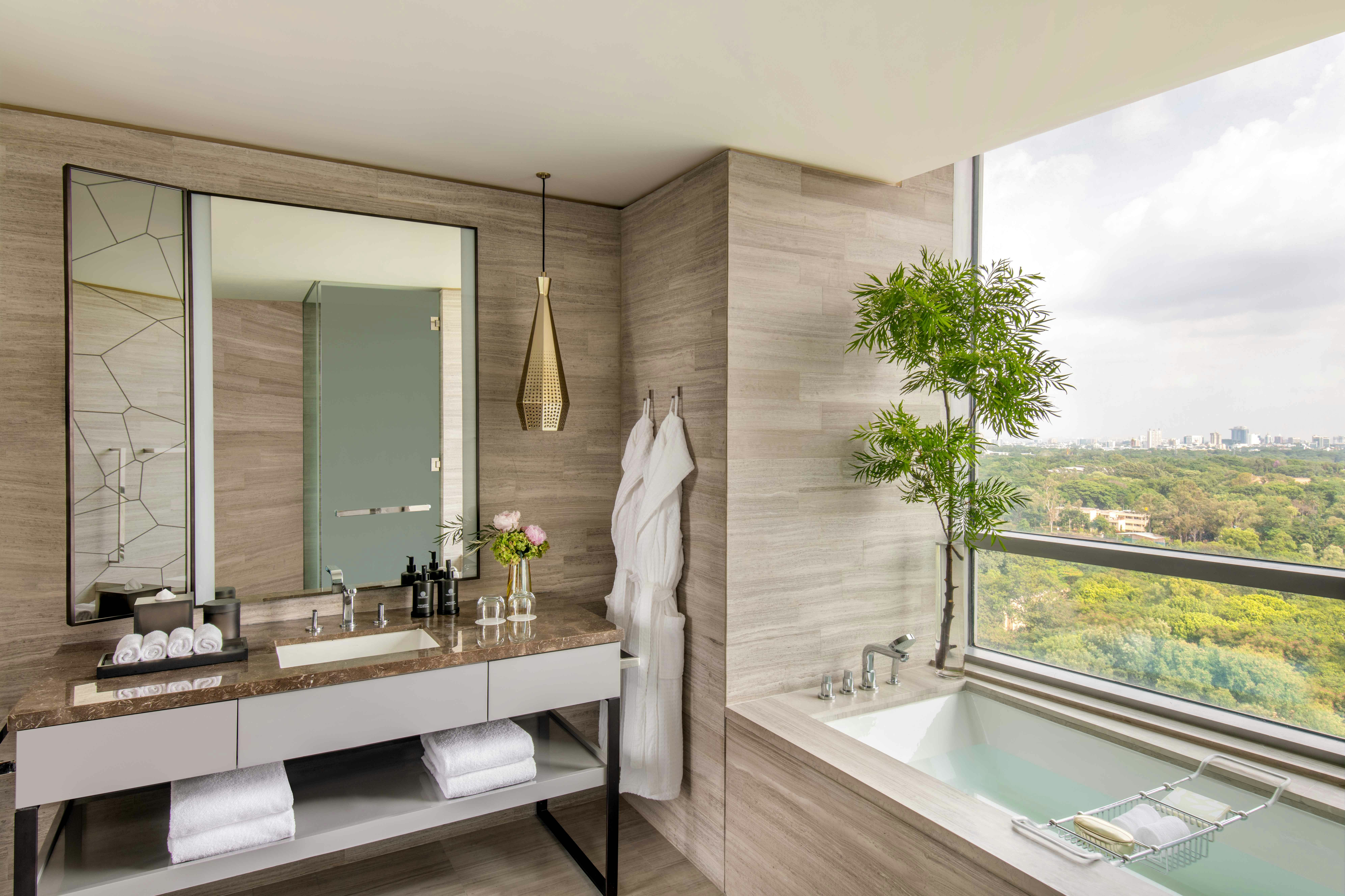 Four Seasons Hotel Bengaluru At Embassy One 75/75