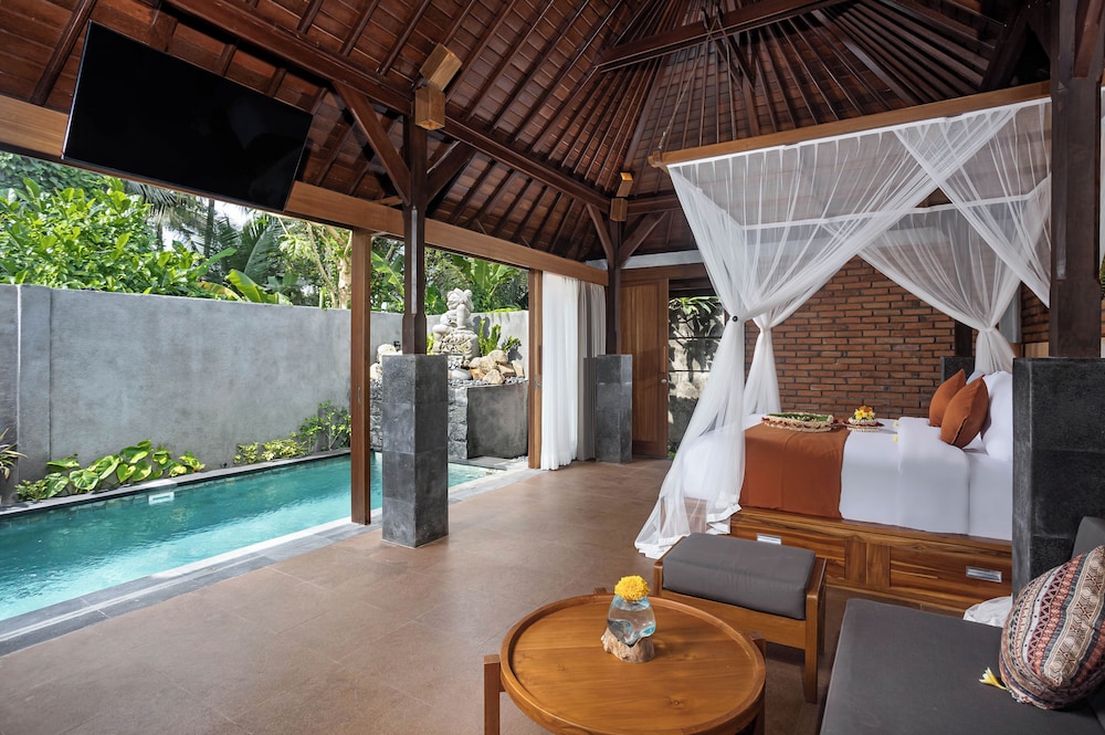Yana Villas Kemenuh 44/68