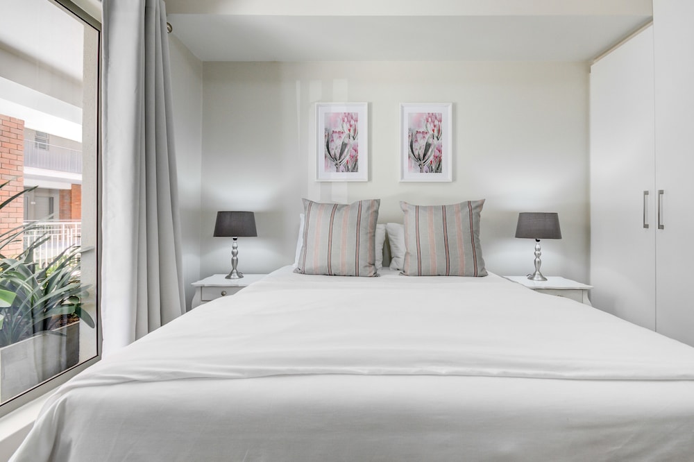 Mayfair Luxury Apartments 13/50