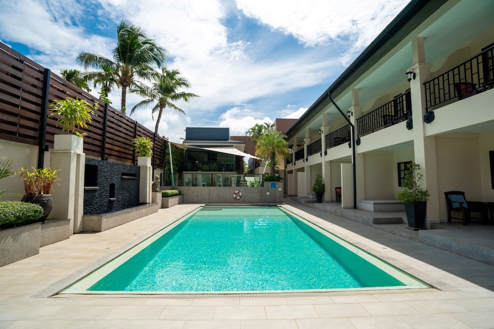 Naiya Buree Boutique Resort 72/74