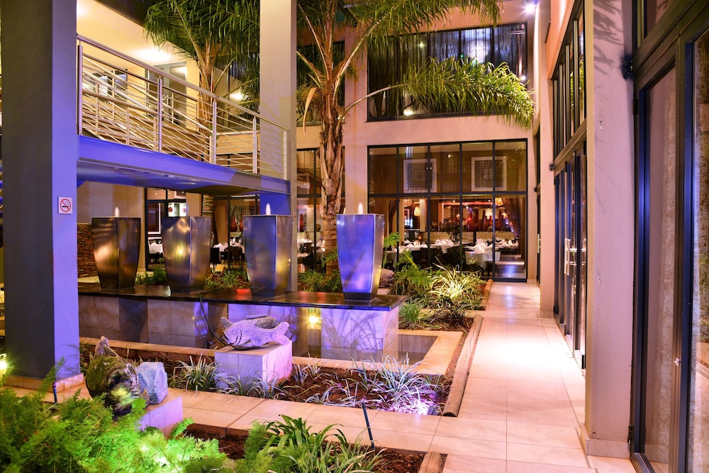 Premier Hotel Or Tambo 45/66