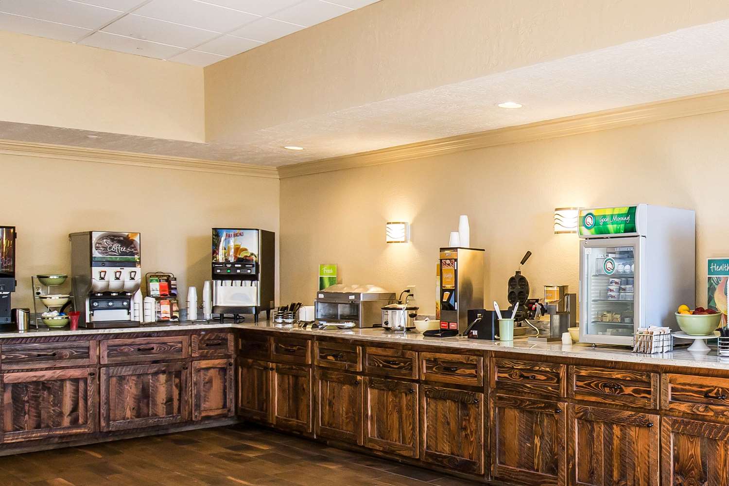 Studio6 Suites Butte, MT I-90 I-15 42/42