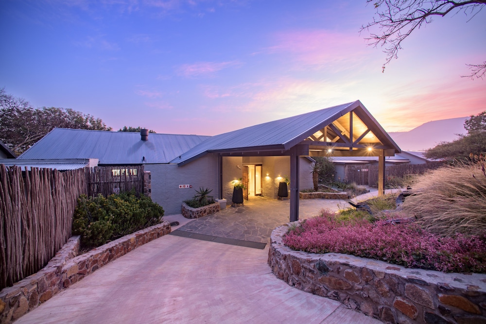 Valley Lodge 4/50