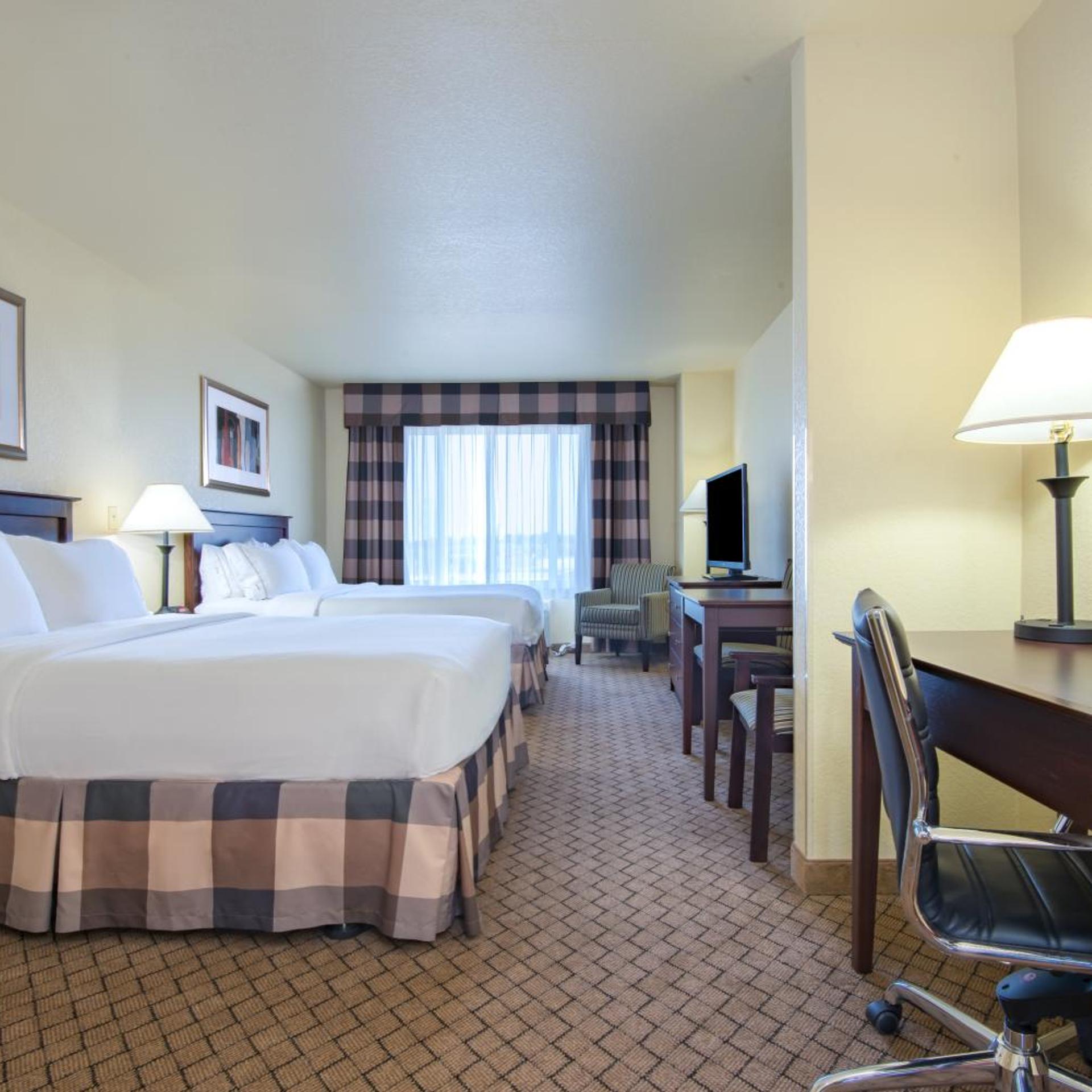 Suite, King Bed, Accessible