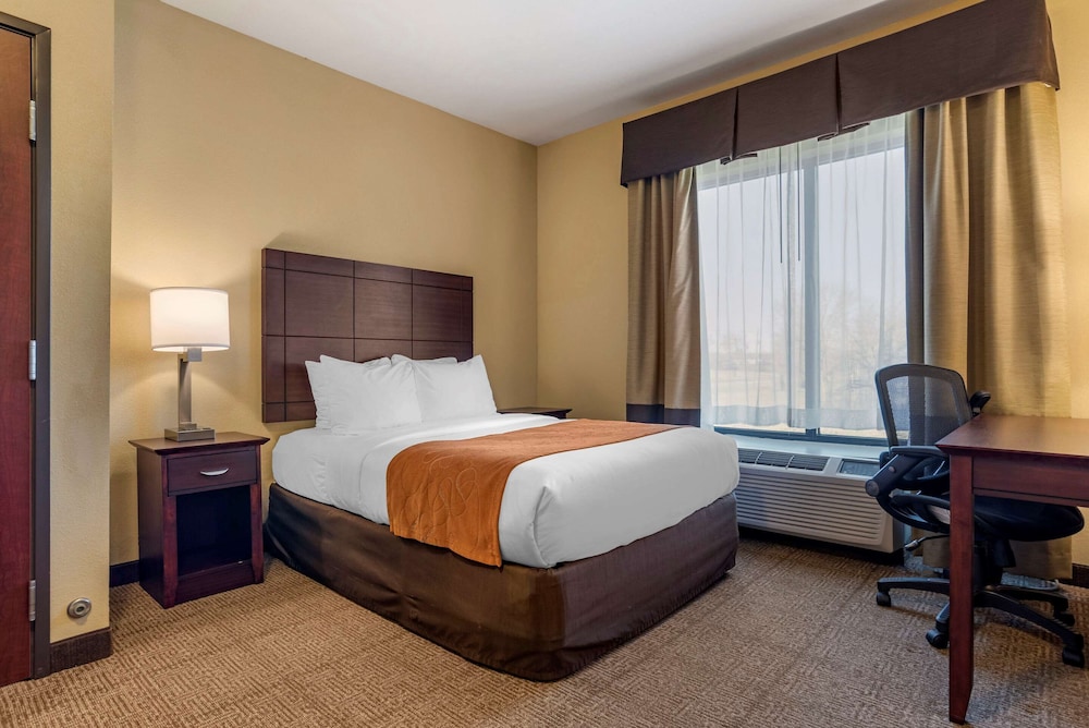 Comfort Suites Montgomery South 8/38