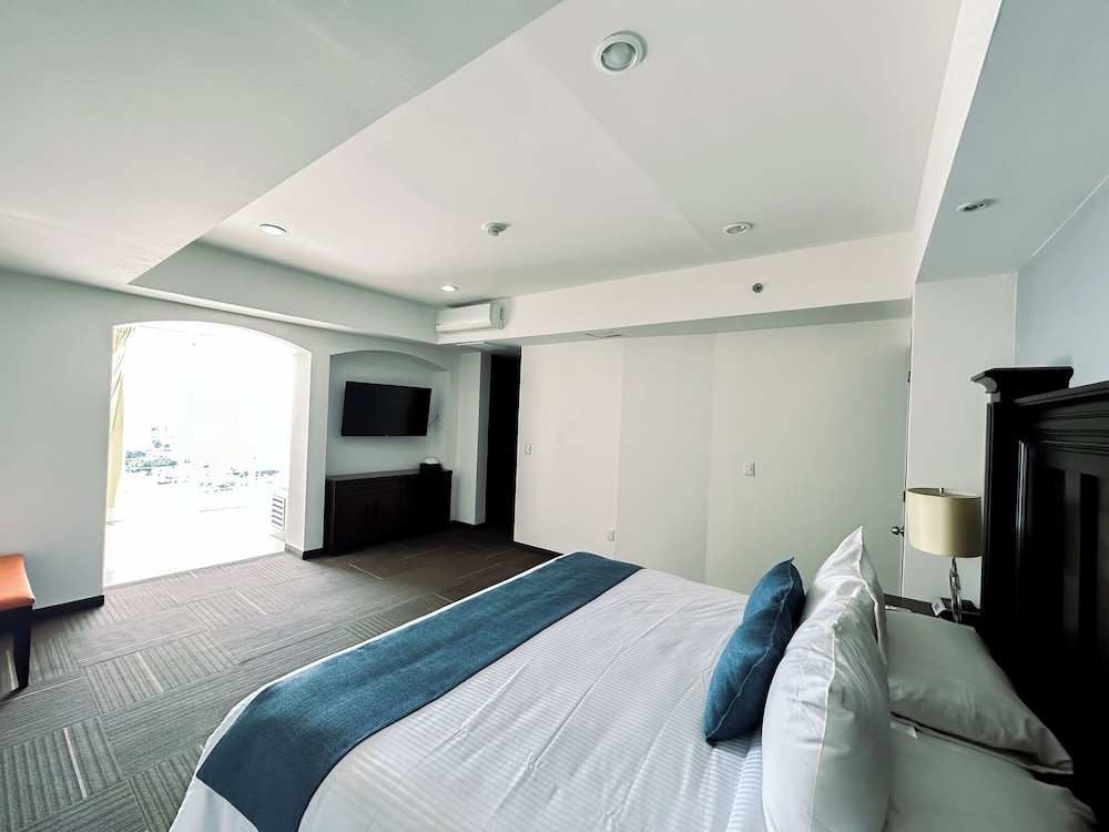 Hotel Stadium 11/50