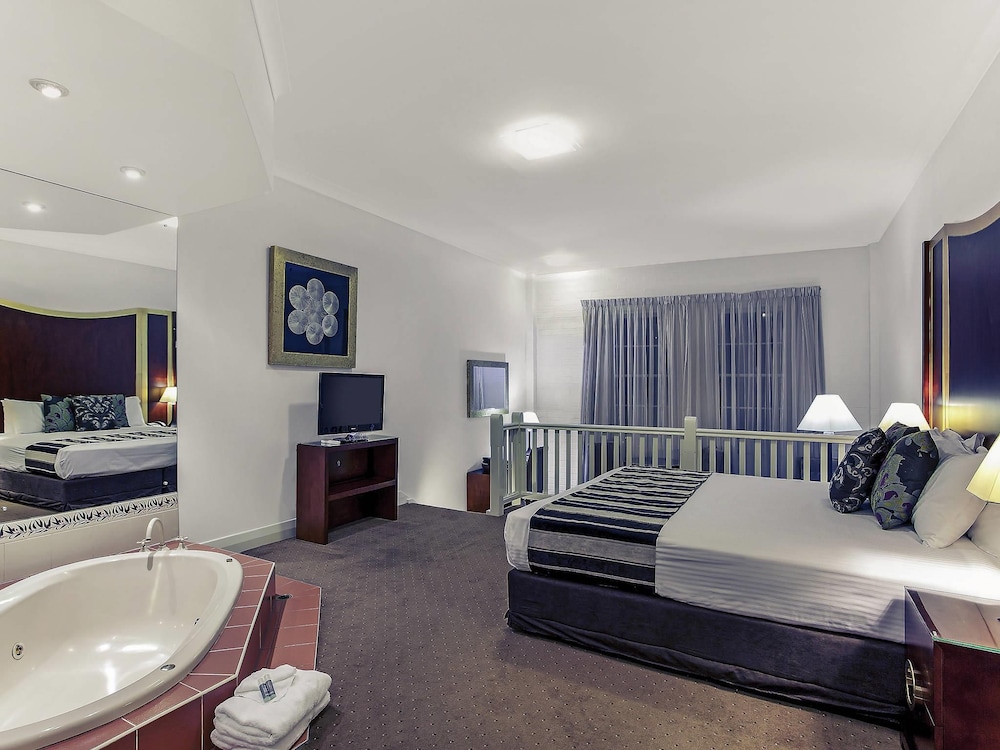 Spa, Executive, Suite, King Bed
