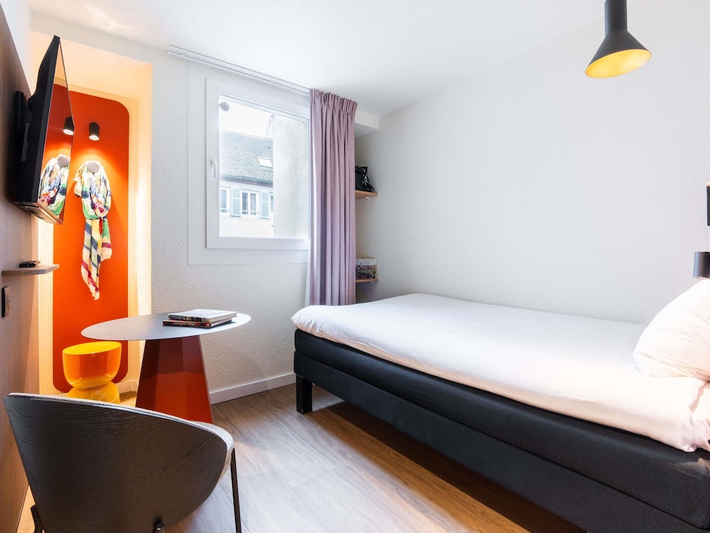 SUPERIOR, SINGLE BED