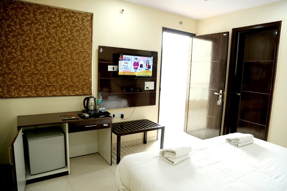 Hotel Roshan Haveli 12/29