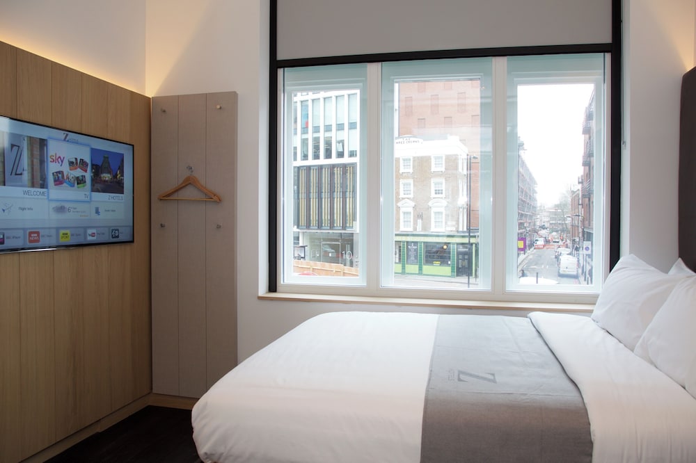 ROOM, QUEEN BED