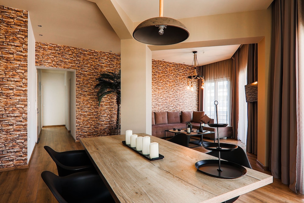 Superior One Luxury Apartments 20/33