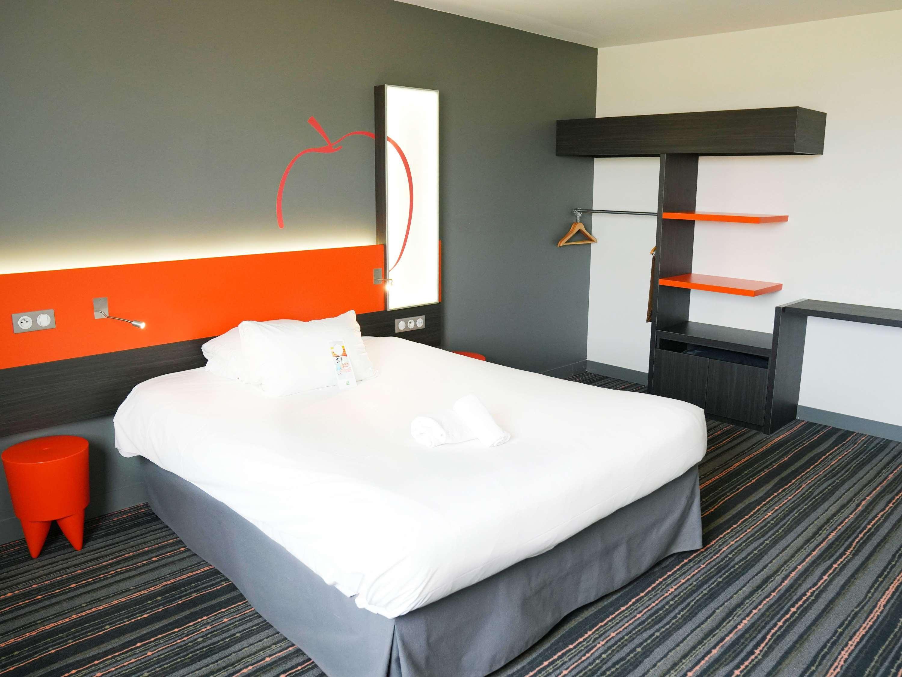 STANDARD, DOUBLE BED, ACCESSIBLE