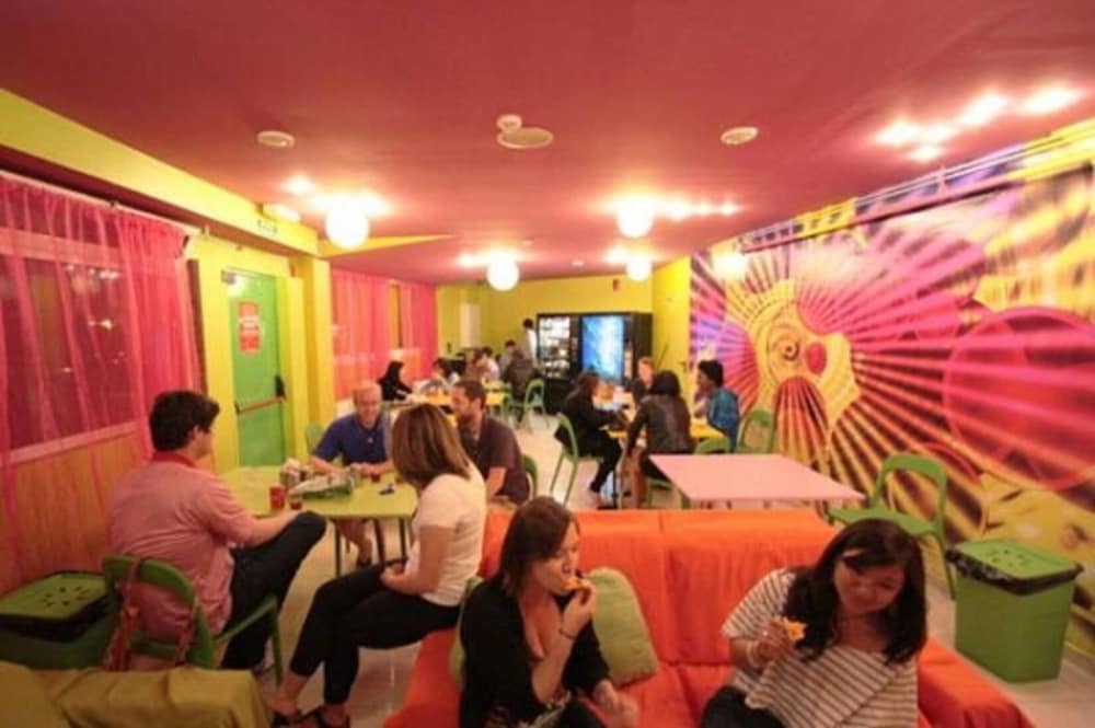 Mellow Youth Hostel 90/100