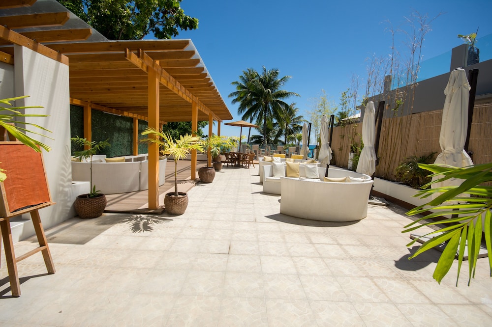 Sur Beach Resort Boracay 65/70
