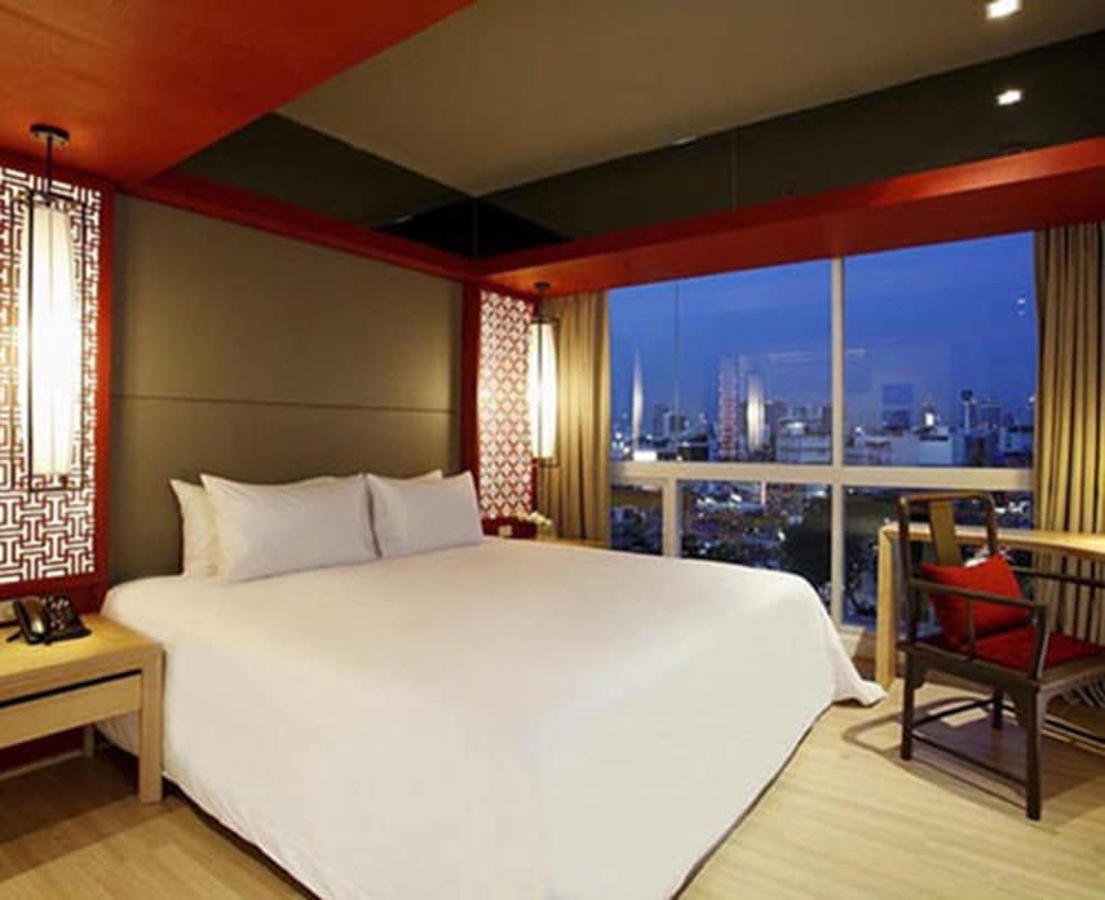 The Quarter Hualamphong by UHG 10/69