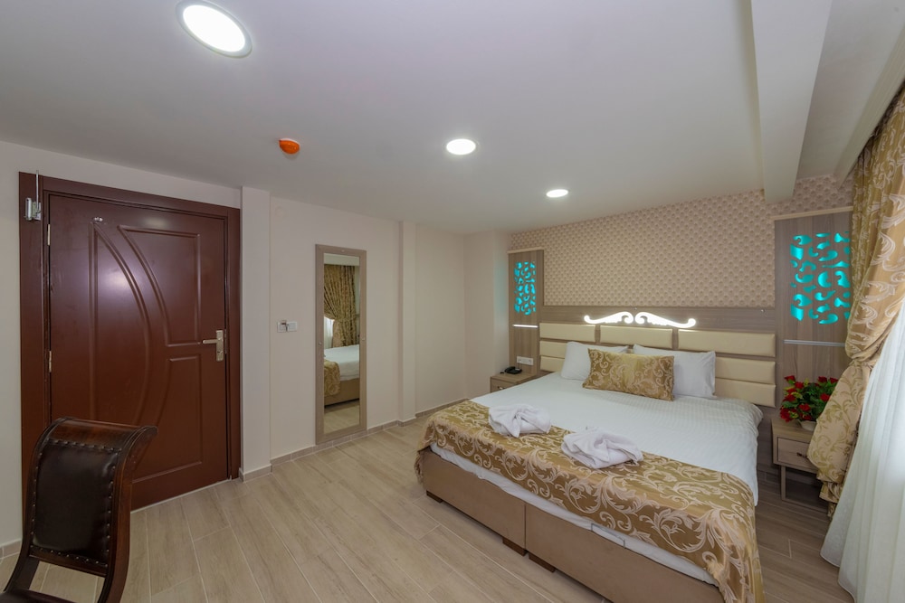 Raimond Hotel 5/29