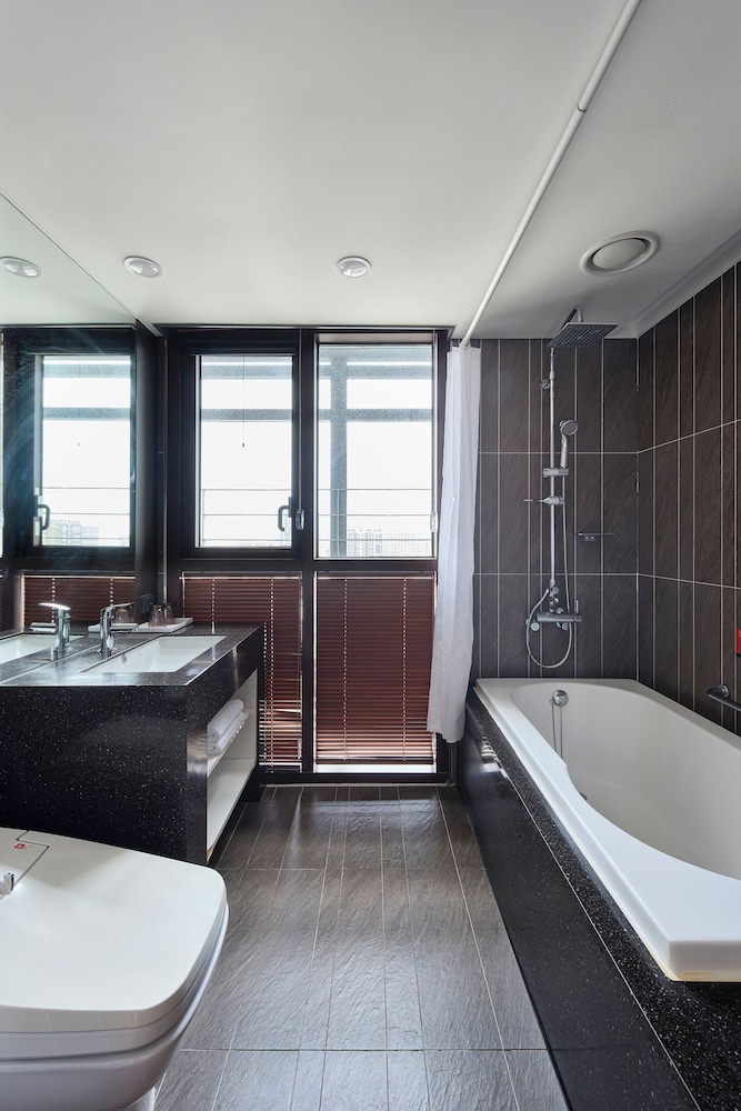 JEJU CENTRAL CITY HOTEL 47/50