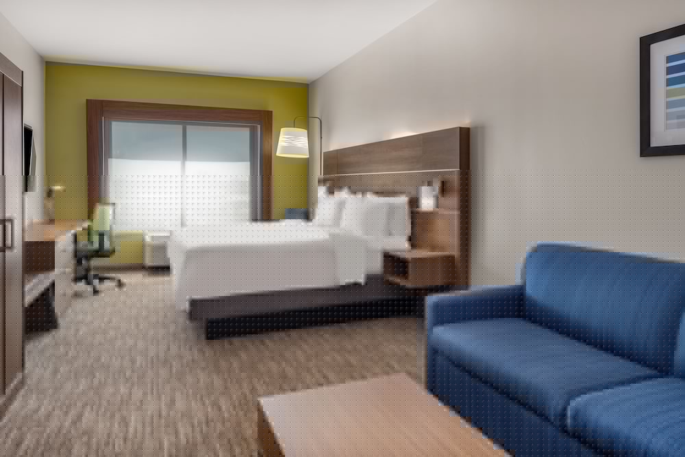 Holiday Inn Express Suites Graham 10/50
