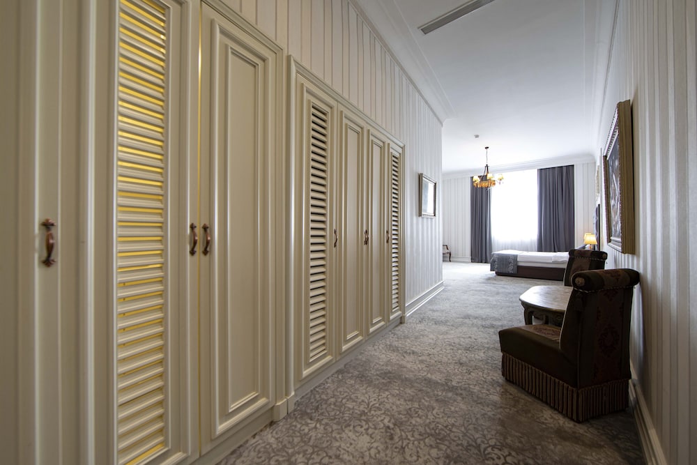 Sapphire City Hotel 32/52